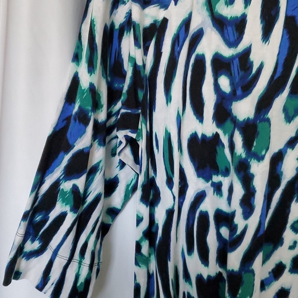 COPY - 3/4 Sleeve Top - Picture 2 of 4